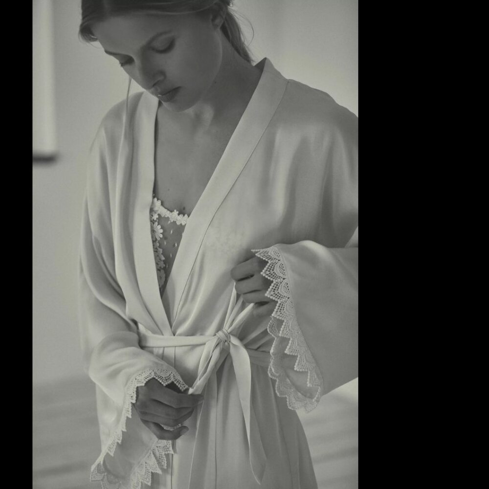 Elegant Cream Lace Trim Robe